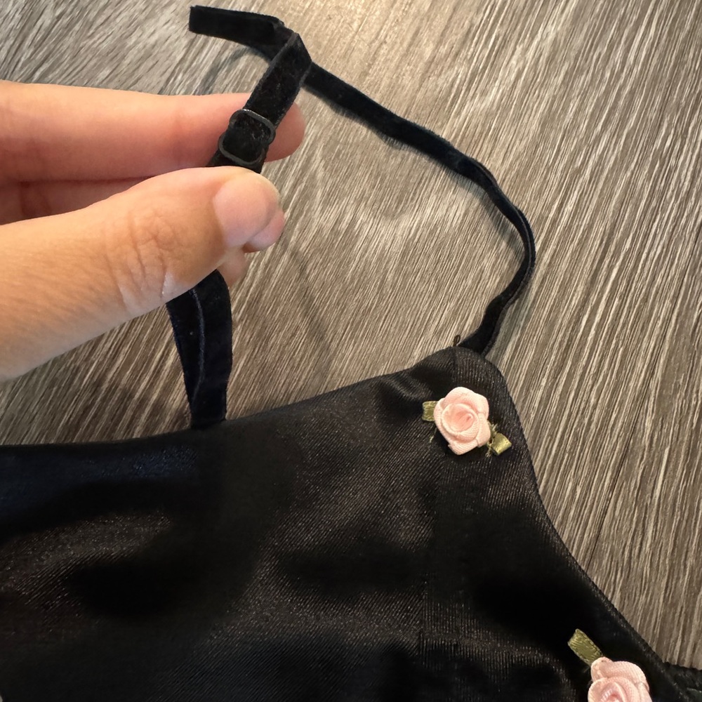 Black Tank with Rose Appliqués - Picture 6 of 8